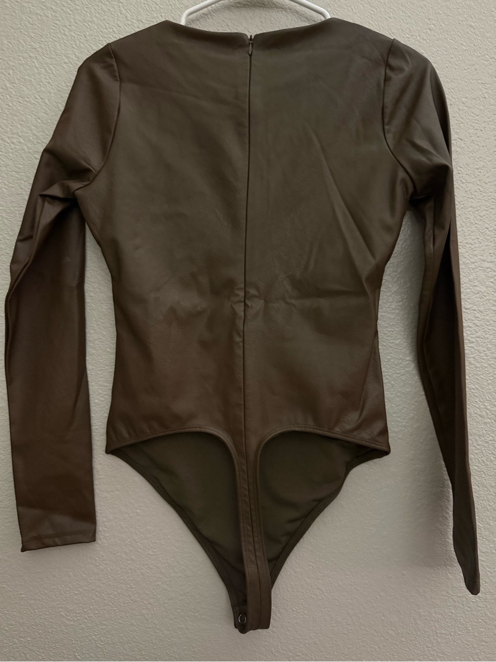 Good American faux leather bodysuit size 2 =medium - Picture 6 of 8
